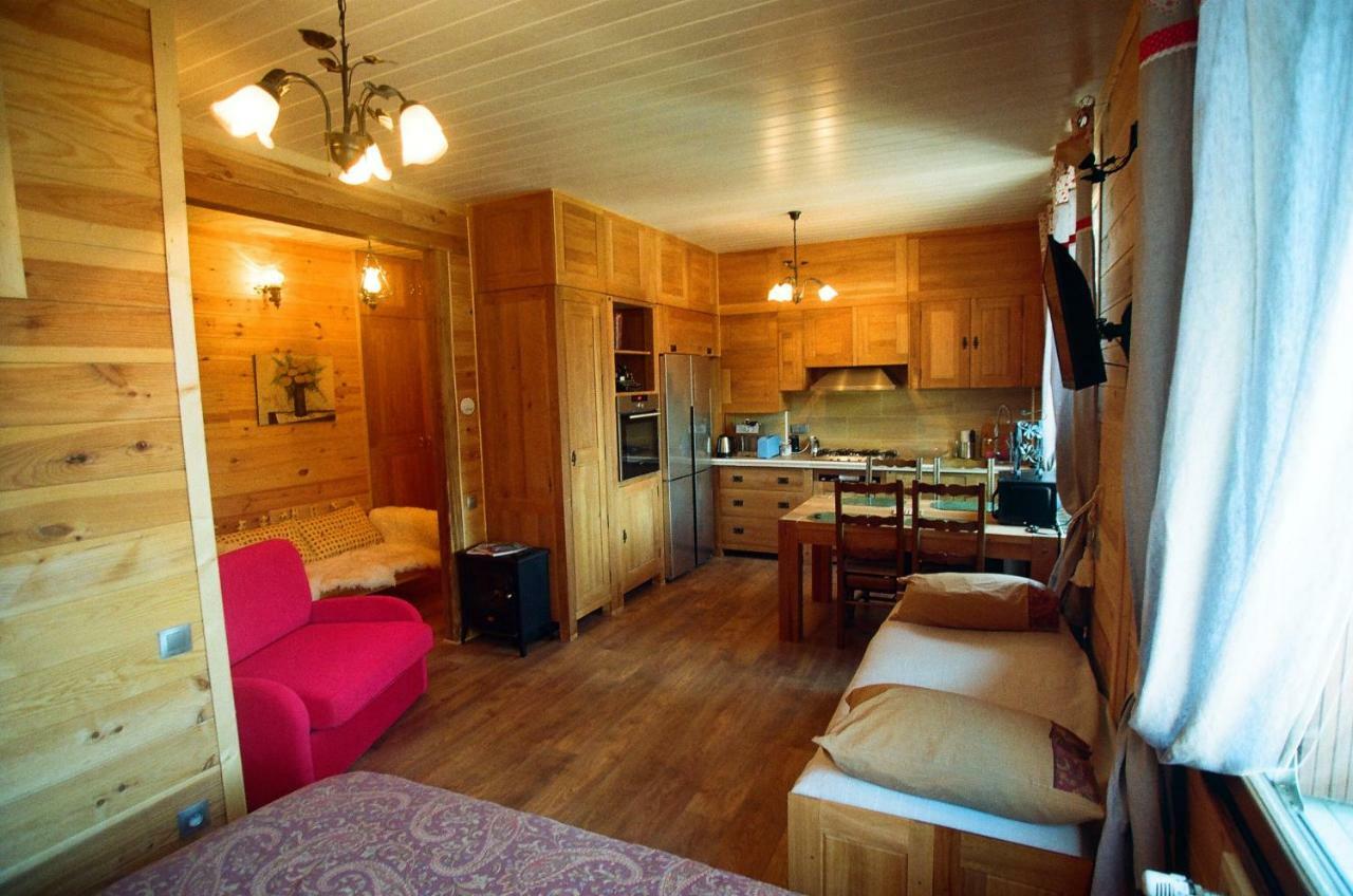 Hello Apartment Анси Екстериор снимка