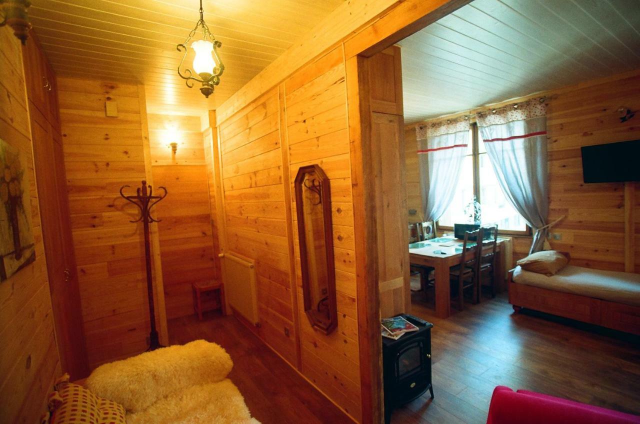 Hello Apartment Анси Екстериор снимка