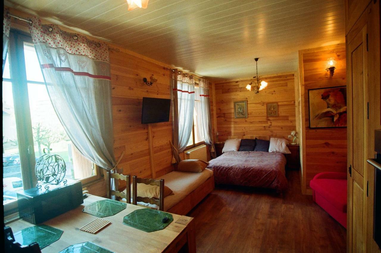 Hello Apartment Анси Екстериор снимка